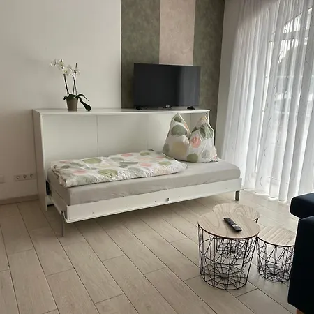 Apartment 06